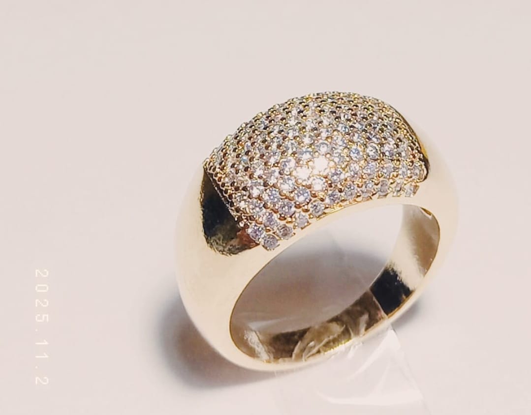 Anel chuvas de zirconia folheado à ouro