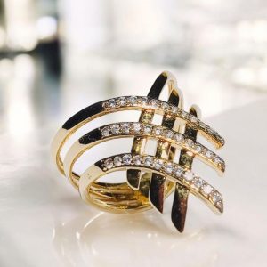 Anel trançado folheado à ouro