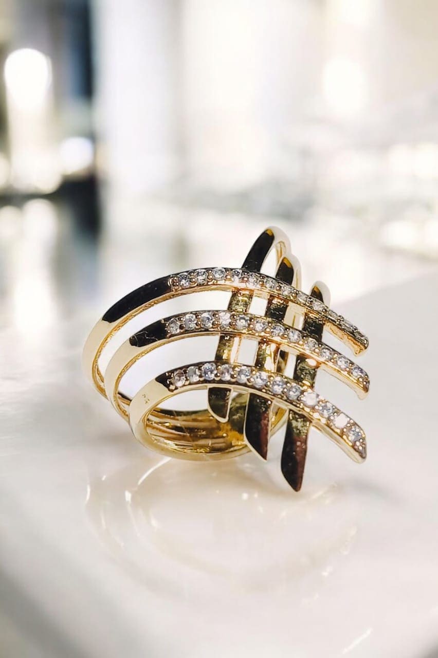 Anel trançado folheado à ouro