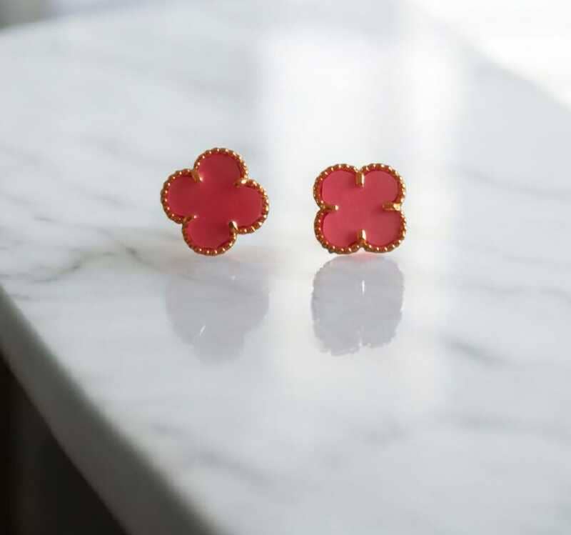 Trevo rosa folheado à ouro