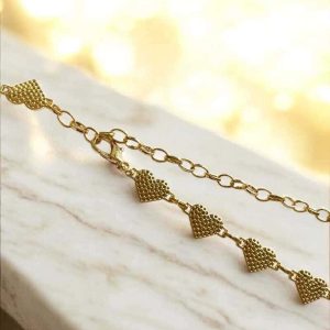 Cinto em metal em formato de coração