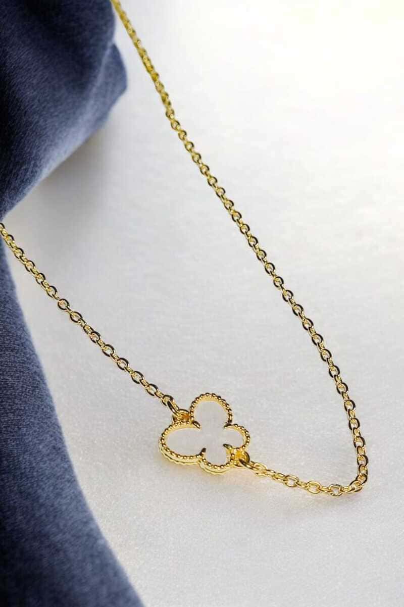 Corrente estilo Chocker borboleta madrepérola folheado à ouro