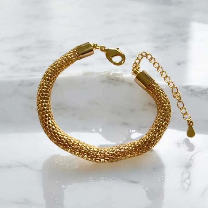 Pulseira vazada estilo folheado à ouro