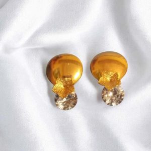 Brinco Esfera com flor e zircônia folheado à ouro