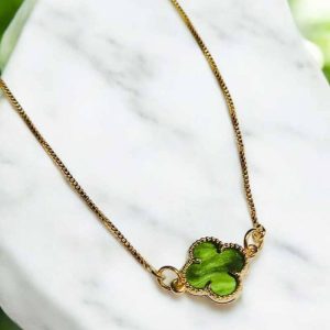 Corrente trevo verde folheado à ouro