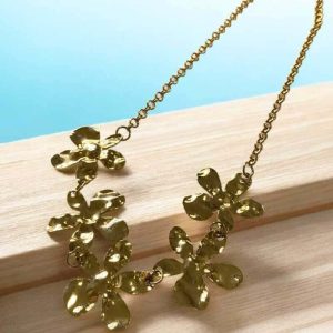 Colar Flores orgânicos folheado à ouro
