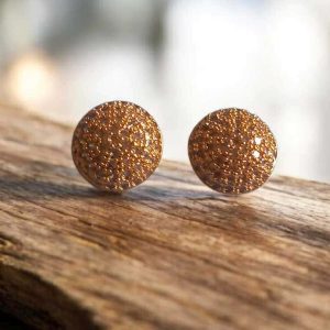 Brinco Lua Cheia Brilhante cravejado em zircônias folheado à ouro