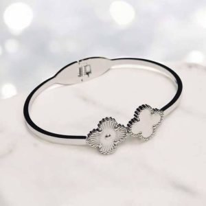 Bracelete Trevo Branco em aço inox