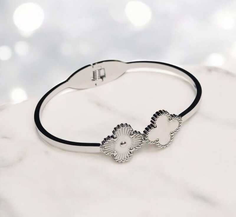 Bracelete Trevo Branco em aço inox