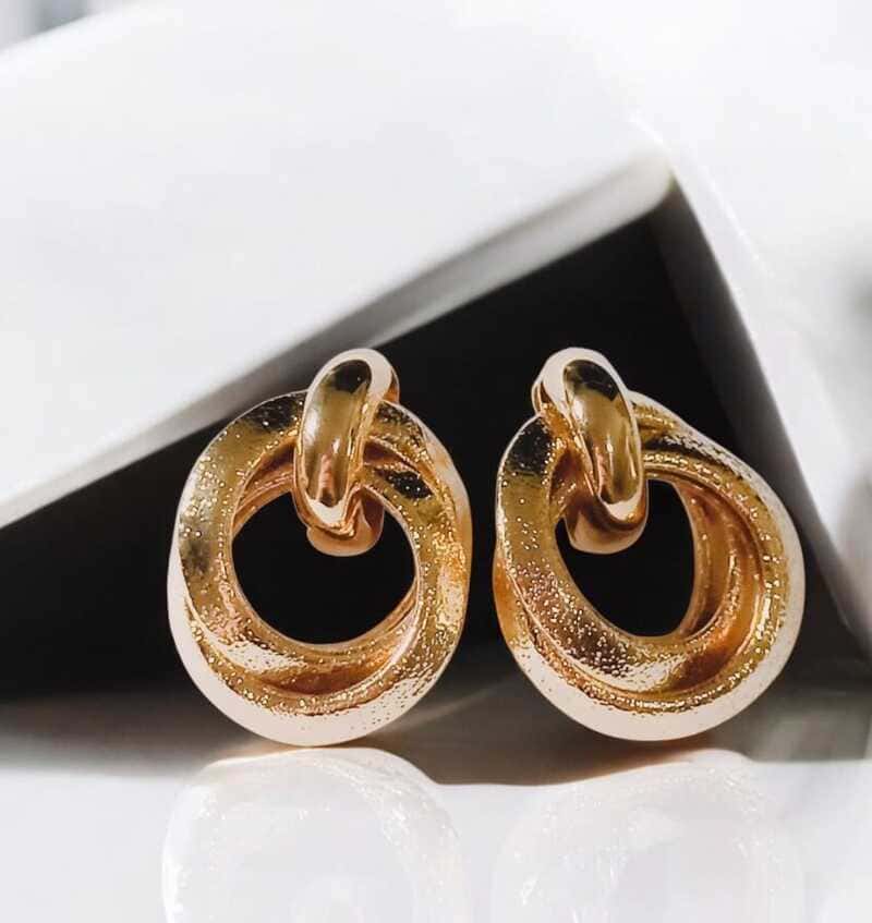 Brinco 3 esferas folheado à ouro