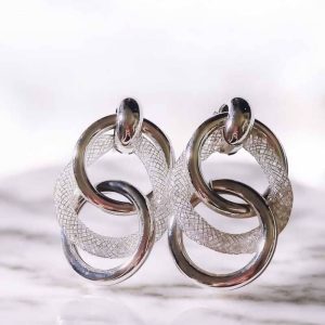 Brinco Max Esferas folheado à ouro branco