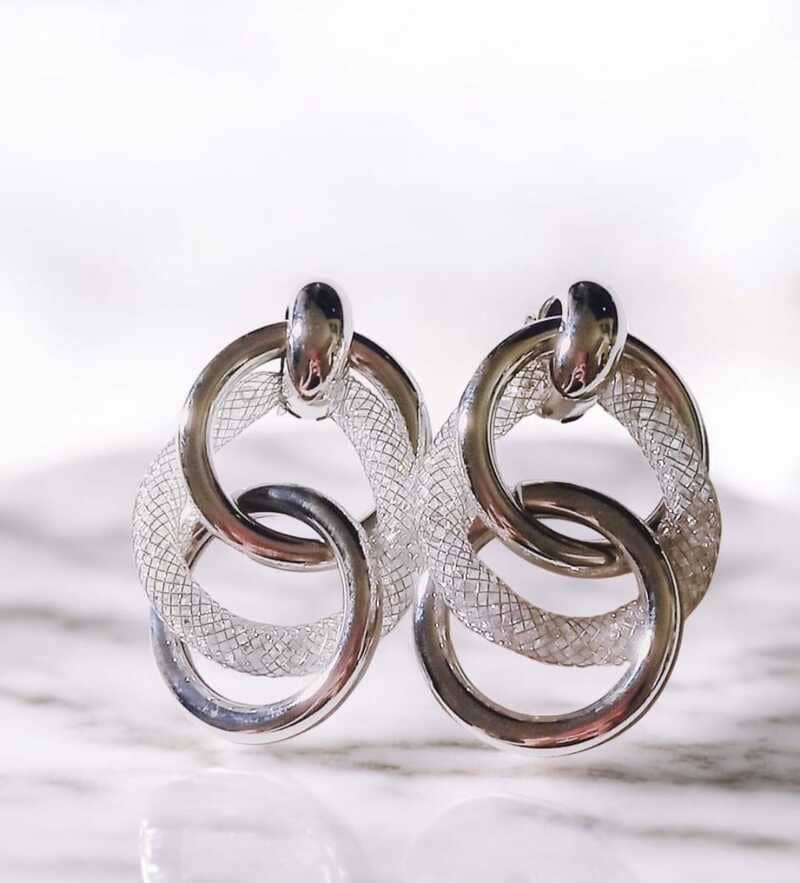 Brinco Max Esferas folheado à ouro branco