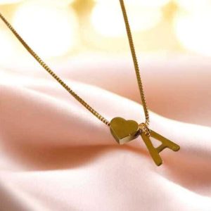 Corrente com a Letra A folheado à ouro