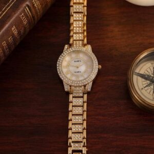 Relógio Redondo dourado com strass cravejado