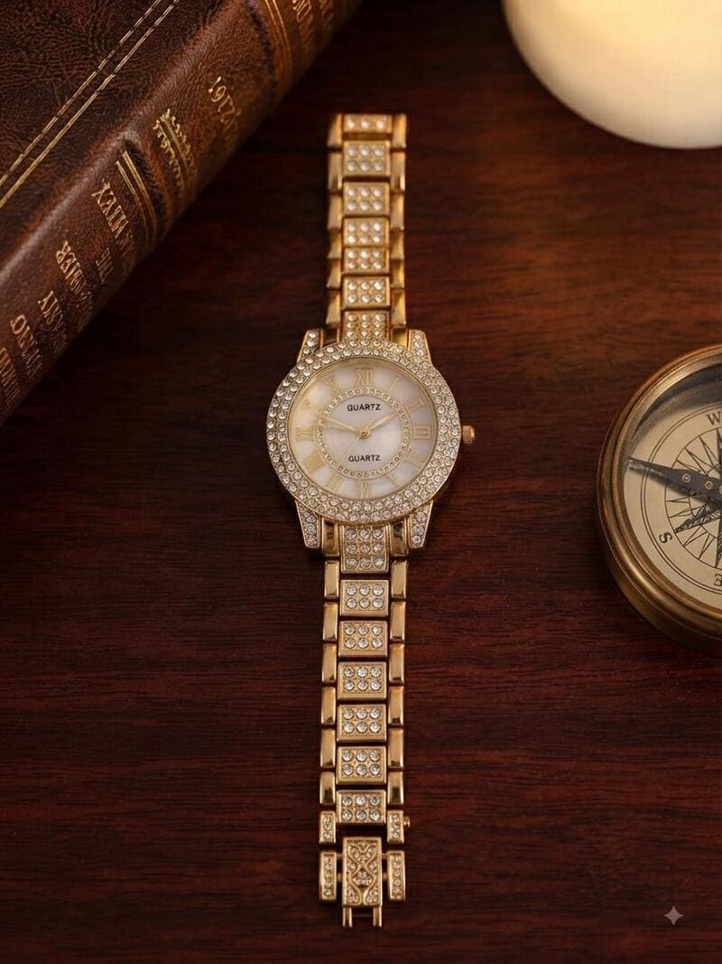 Relógio Redondo dourado com strass cravejado